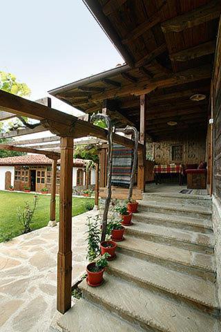 The House With The Vine Guest House زيرافنا المظهر الخارجي الصورة