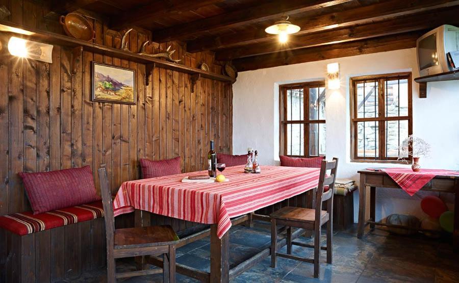 The House With The Vine Guest House زيرافنا المظهر الخارجي الصورة